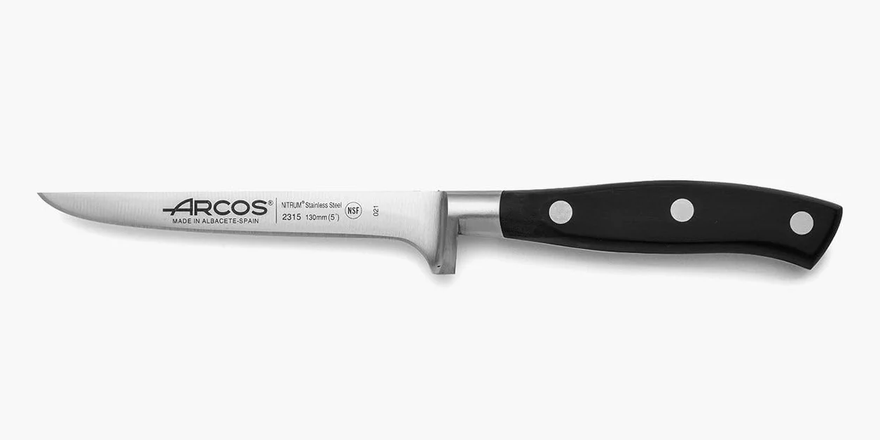 Arcos Coltello da Intaglio 5 pollici in Acciaio Inossidabile, Coltello per Disossare, Manico Ergonomico in Poliossimetilene e Lama da 130 mm, Serie Riviera, Colore Nero