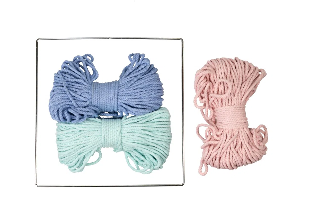 Makramee Knüpf-Set: Wandbehang: Anleitung und Material für einen Makramee-Wandbehang in angesagten Cotton-Candy-Farbtönen