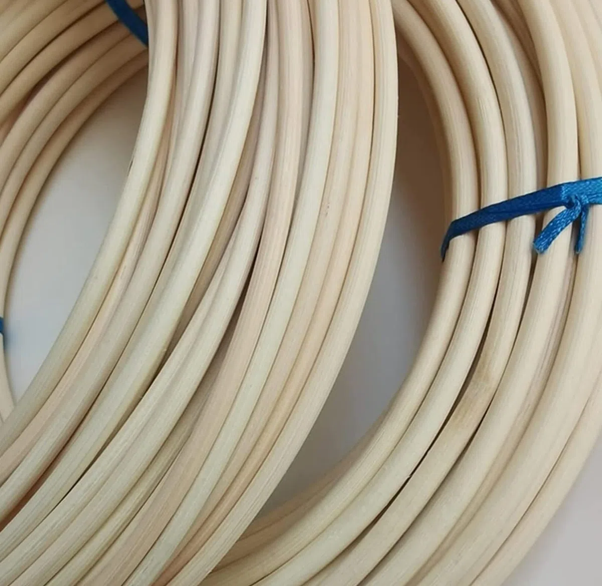 Midollo di rattan Naturale da 3 mm, 500 g – Sezione Tonda, Listello in Rattan per impagliatura, Midollino, Paglia per Cesti, Paglia di Vienna per Sedie,Cesta vimini, Mobili Riparazione - Circa 70 m