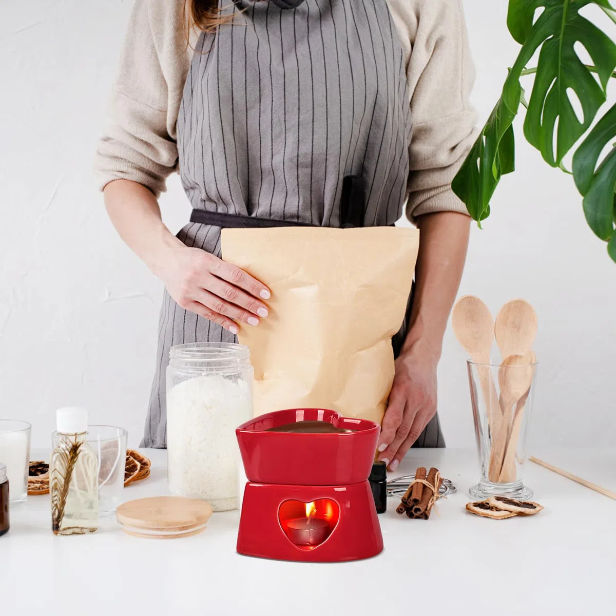 Fonduta al Cioccolato Forma di Cuore Rosso Fonduta Formaggio in Ceramica Rosso da 320 ml con 4 Forchette Rosse Acciaio Inossidabile - per San Valentino
