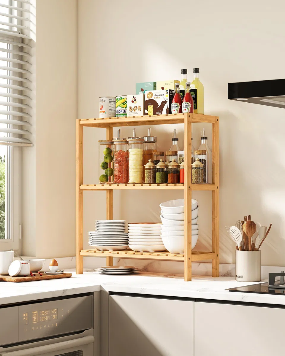 SONGMICS Scaffale Portaoggetti in Bambù, Mensola a 3 Ripiani, Multiuso, per Ingresso, Bagno, Soggiorno, Balcone, Cucina, 26 x 60 x 66 cm, Beige Naturale BCB33Y