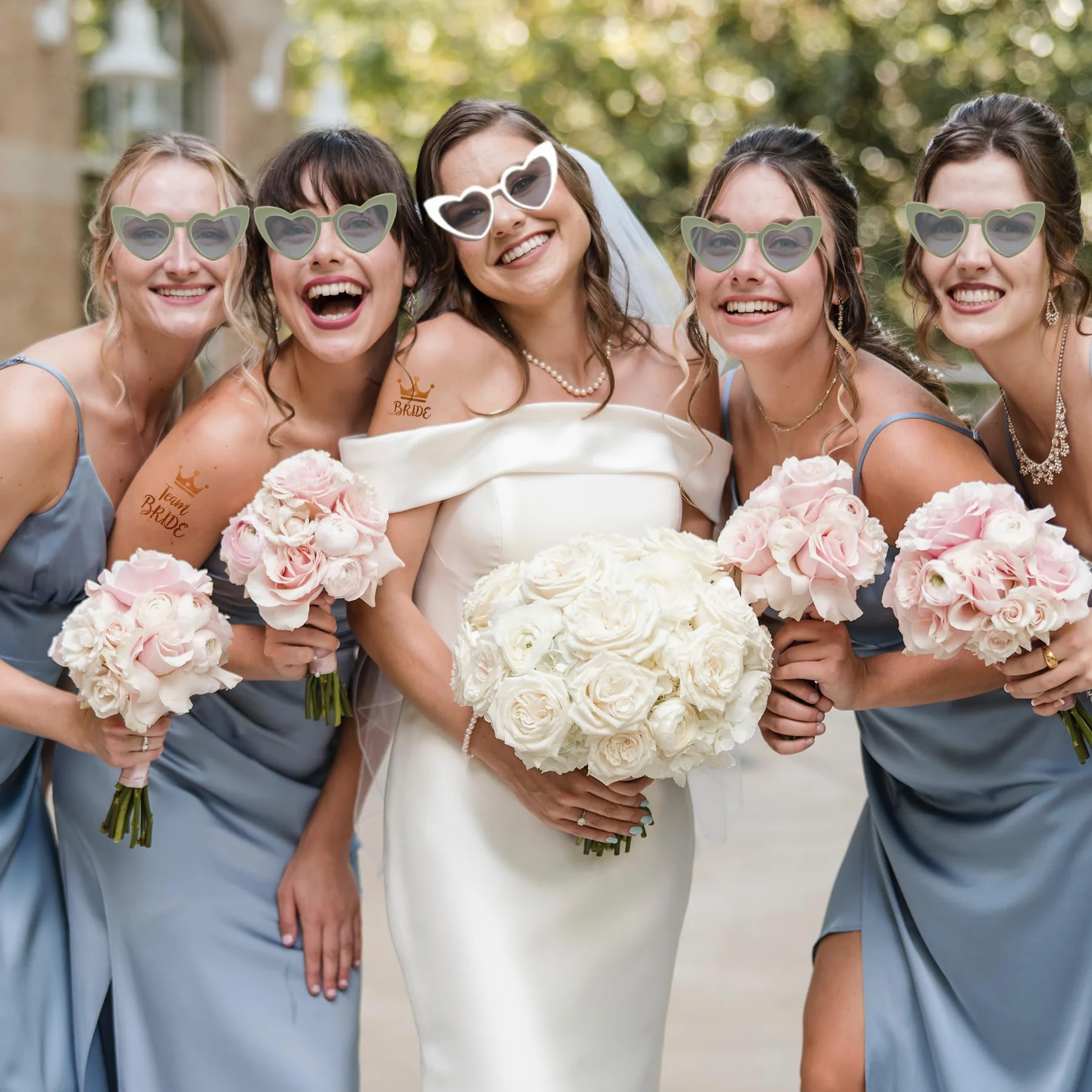 48 Pezzi Team Bride Set: Occhiali a Forma di Cuore, Braccialetti, Tatuaggi per Addio al Nubilato - Bride to Be Gadget
