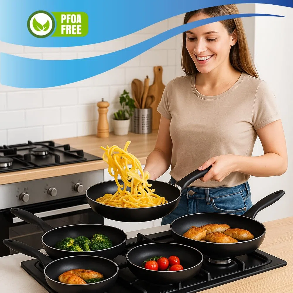 BAKAJI Set 4 Padelle Vulcano Diametro 16-20 - 24-28 cm Made in Italy, Rivestimento Antiaderente PFOA Free, Cottura Omogenea, Manico Atermico Cool e Soft Touch, Ideale per Fornelli a Gas