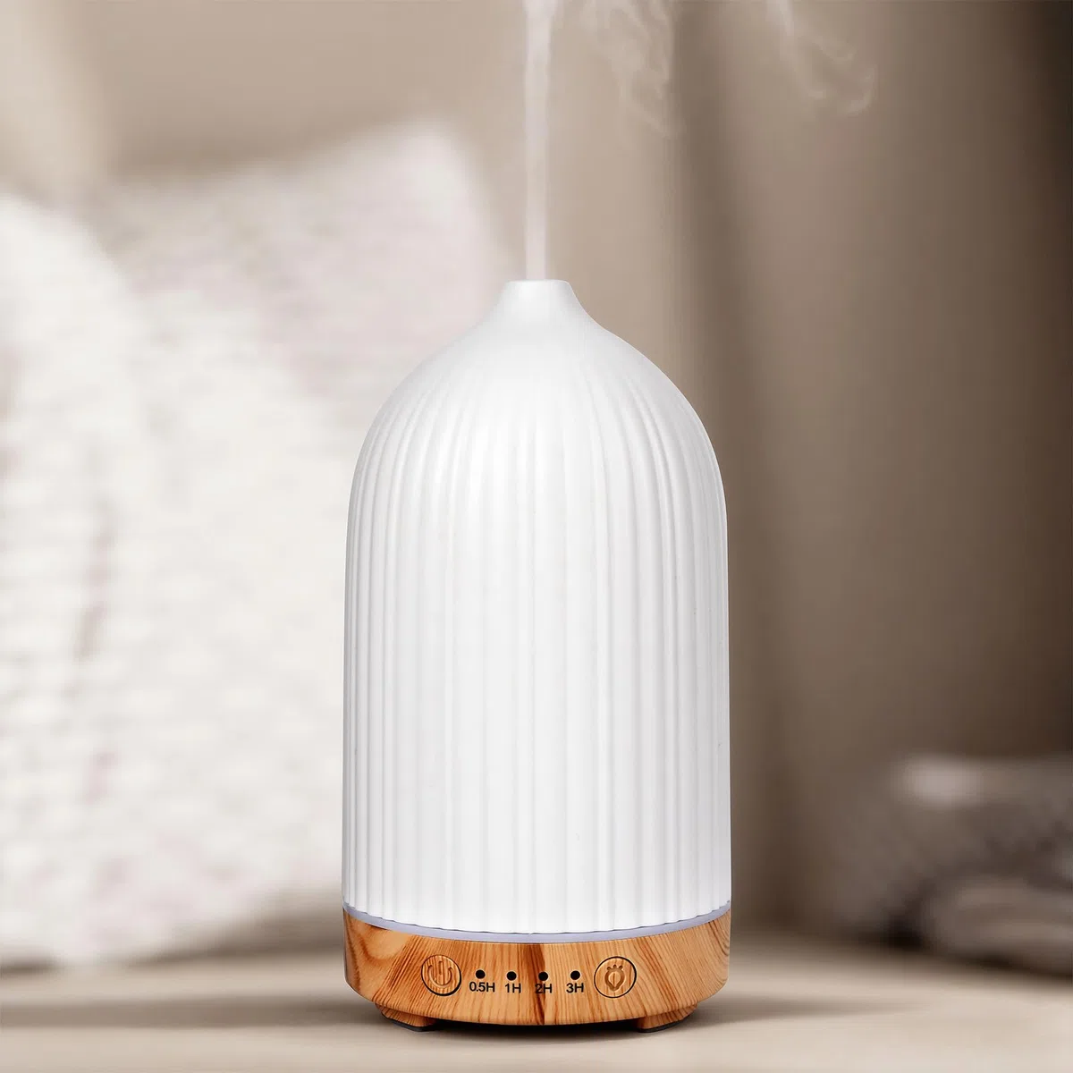 Diffusore di Oli Essenziali, GuKKK 200ML Diffusore di Aromi, Ultrasuoni Umidificatore Diffusori Oli Profumati Nebulizzator, 4 Timer e 7 Colori LED Luce Notturna, per Yoga Casa Ufficio