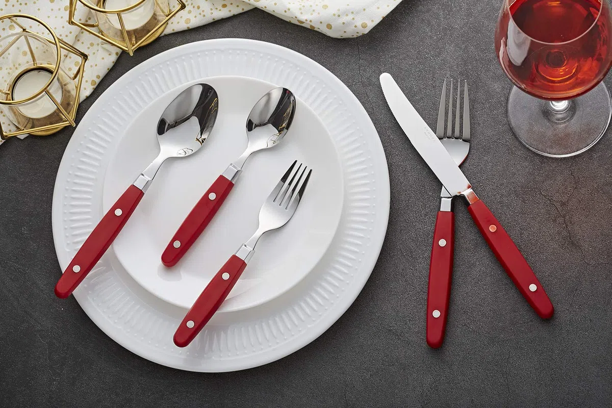 Annova, set di posate in acciaio inox con manico colorato con rivetto/posate stile retrò (Rosso, 20 Pieces)