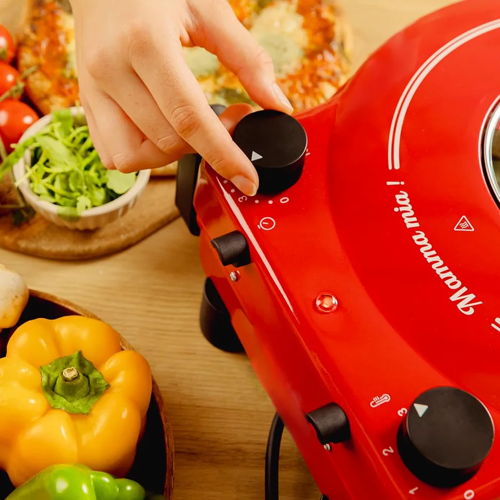 Cecotec Forno grill elettrico per pizza Fun Pizza&Co Mamma Mía Vista, 1200 W, Timer 15 min, Temperatura massima di 420ºC in 3 min, Finestra di visualizzazione, Piastra in pietra, Rosso