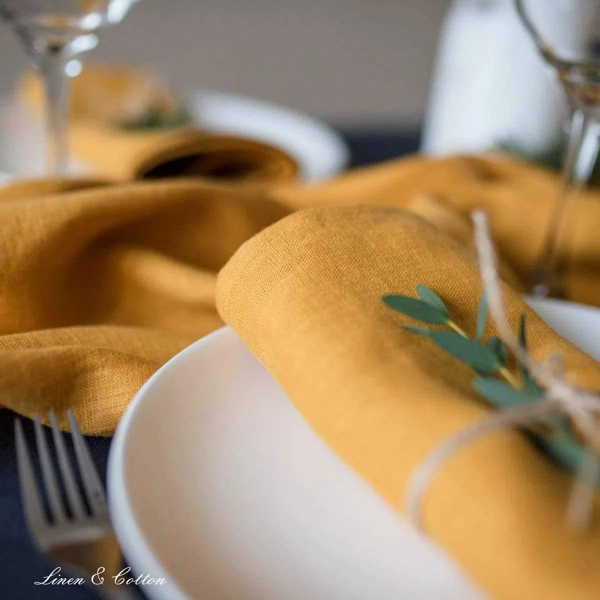Linen & Cotton Tovaglioli di Stoffa Colorati Hygge Set di 4-100% Lino, Giallo Senape (32 x 32 cm) Tovaglioli da Tavola per Cucina Tavolo da Pranzo Tovaglioli Natalizi per Feste Ristorante Tessuto