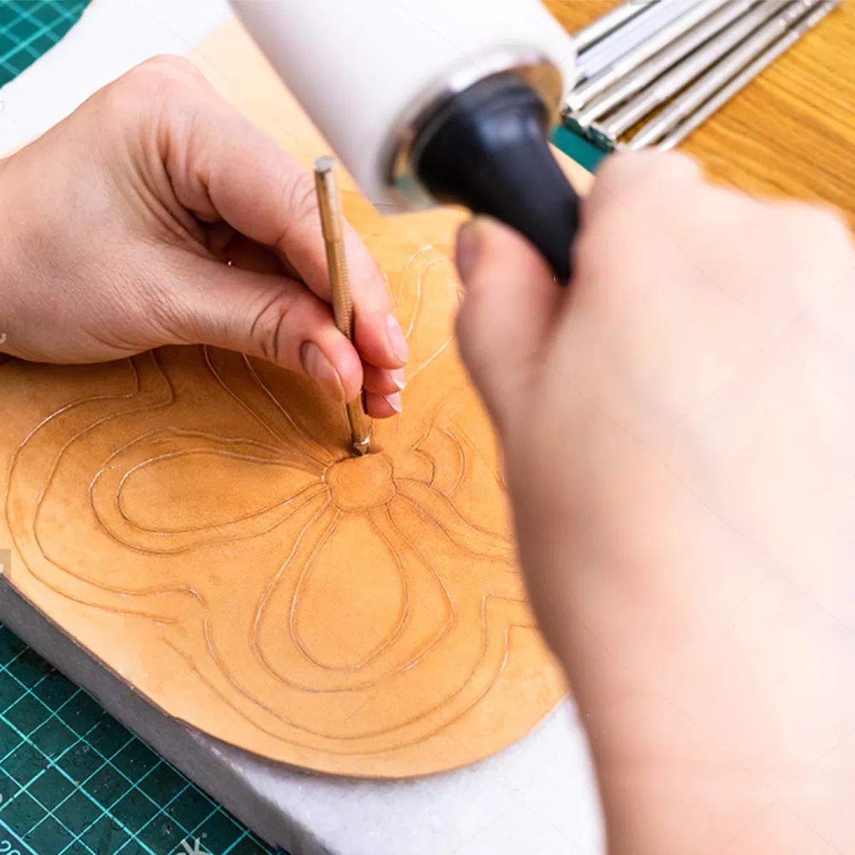6 Pezzi Utensili per timbratura in Pelle,6 Diverse Forme di Strumenti per la Stampa in Pelle Utilizzato in Pelle, Borse, Portafogli, Cinture e pelletteria