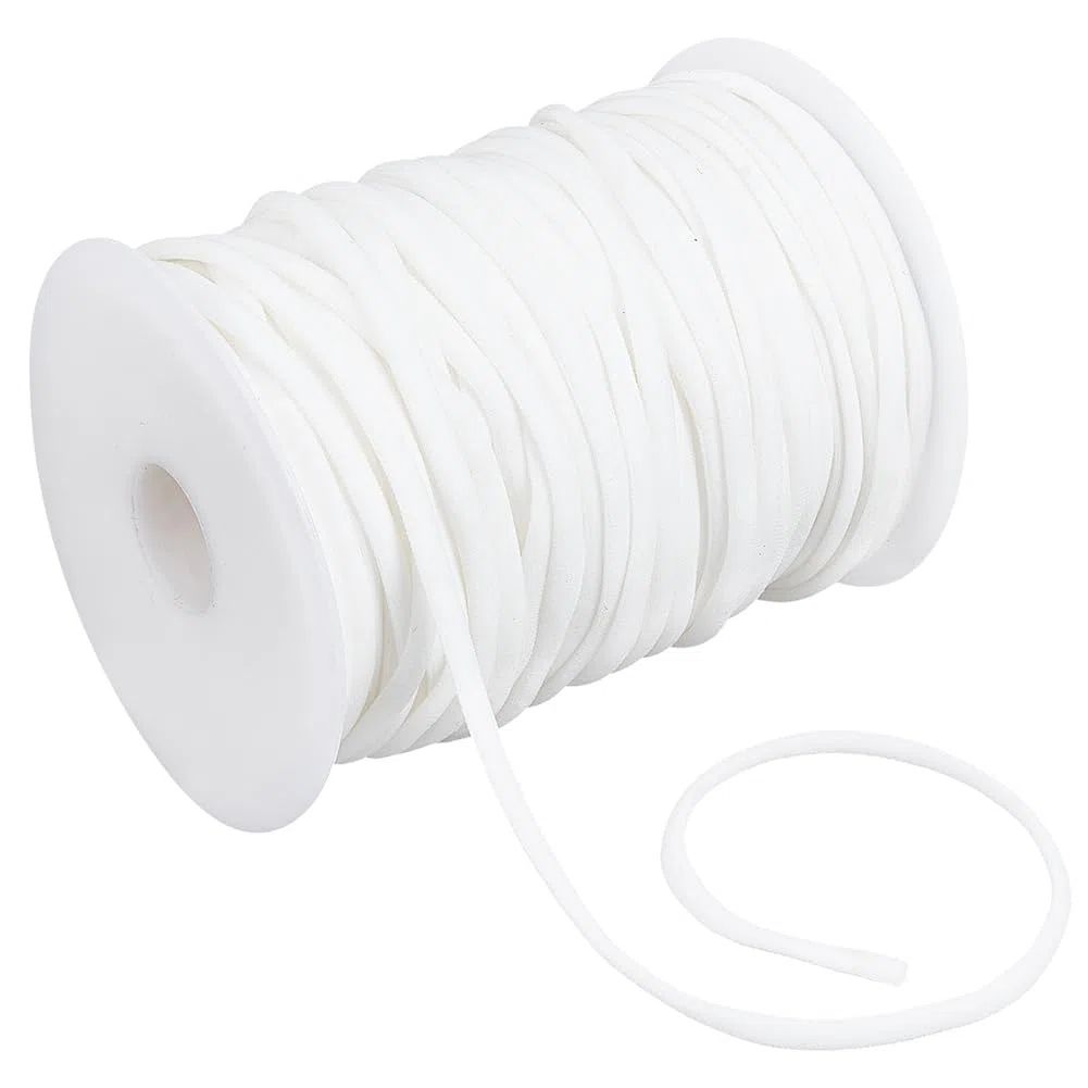 BENECREAT Cordino Elastico Piatto Da 50 m, Corda Elastica Morbida Da 5mm per Cucire con Rocchetto di Plastica per Realizzare Bikini, Costumi Da Bagno e Accessori per Capelli, Bianco