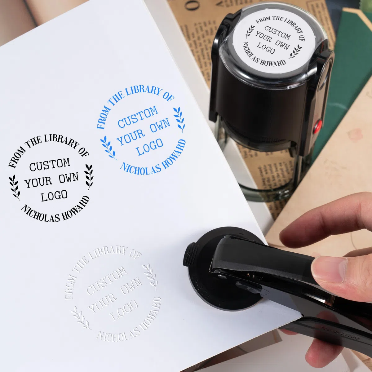 Easycosy Embosser per Libri Personalizzato, Mini Goffratrice Personalizzata con Testo, Timbri per Nome Personalizzati, Ex Libris Timbro, Idee Regalo per Carte, Biblioteche, Buste
