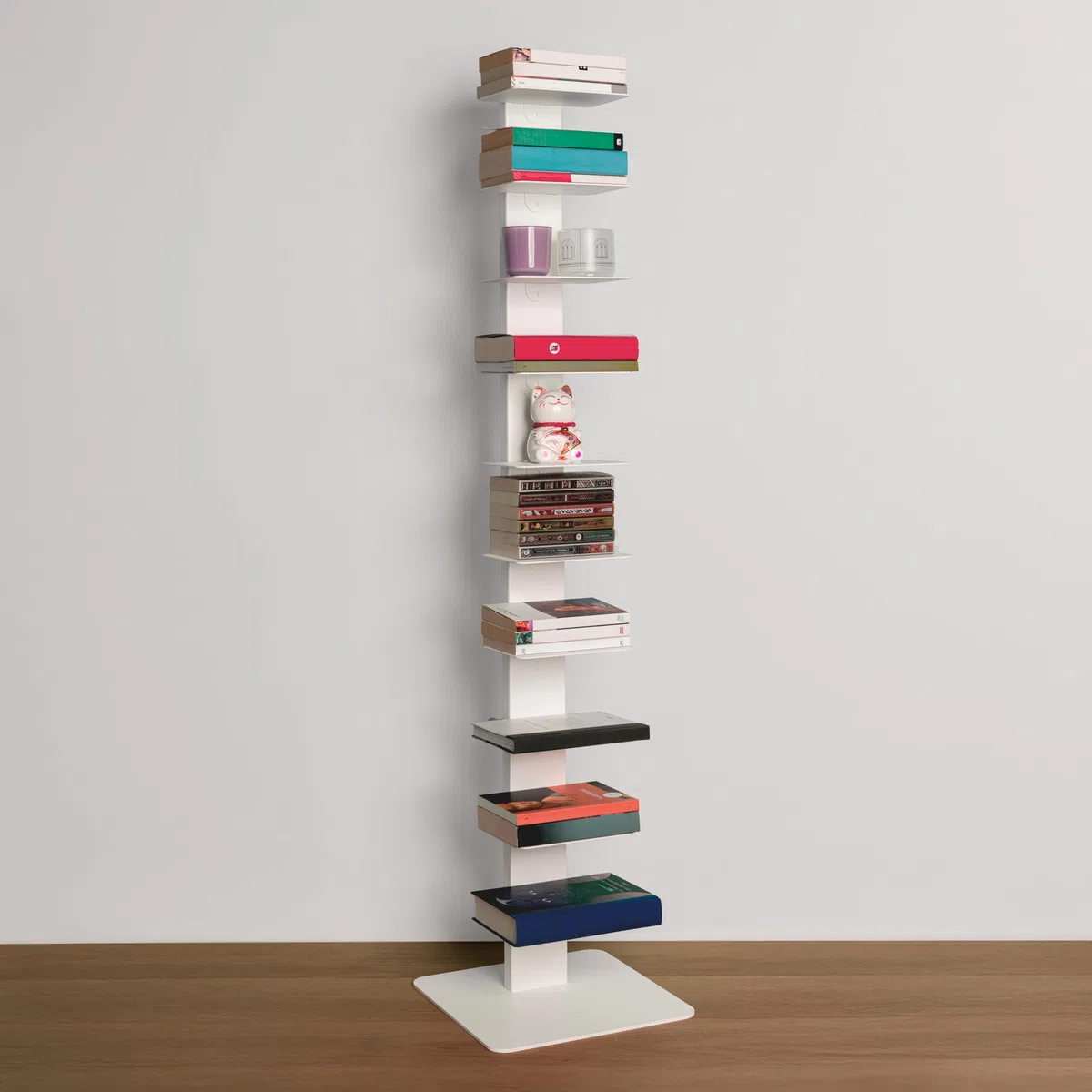 STEELNOVO | Beatrice, Libreria Verticale Salvaspazio con 10 Ripiani, Altezza 150 cm, Libreria a Colonna in Acciaio Verniciato Moderna, Scaffale da Terra Colore Bianco, Soggiorno, Studio, Made In Italy