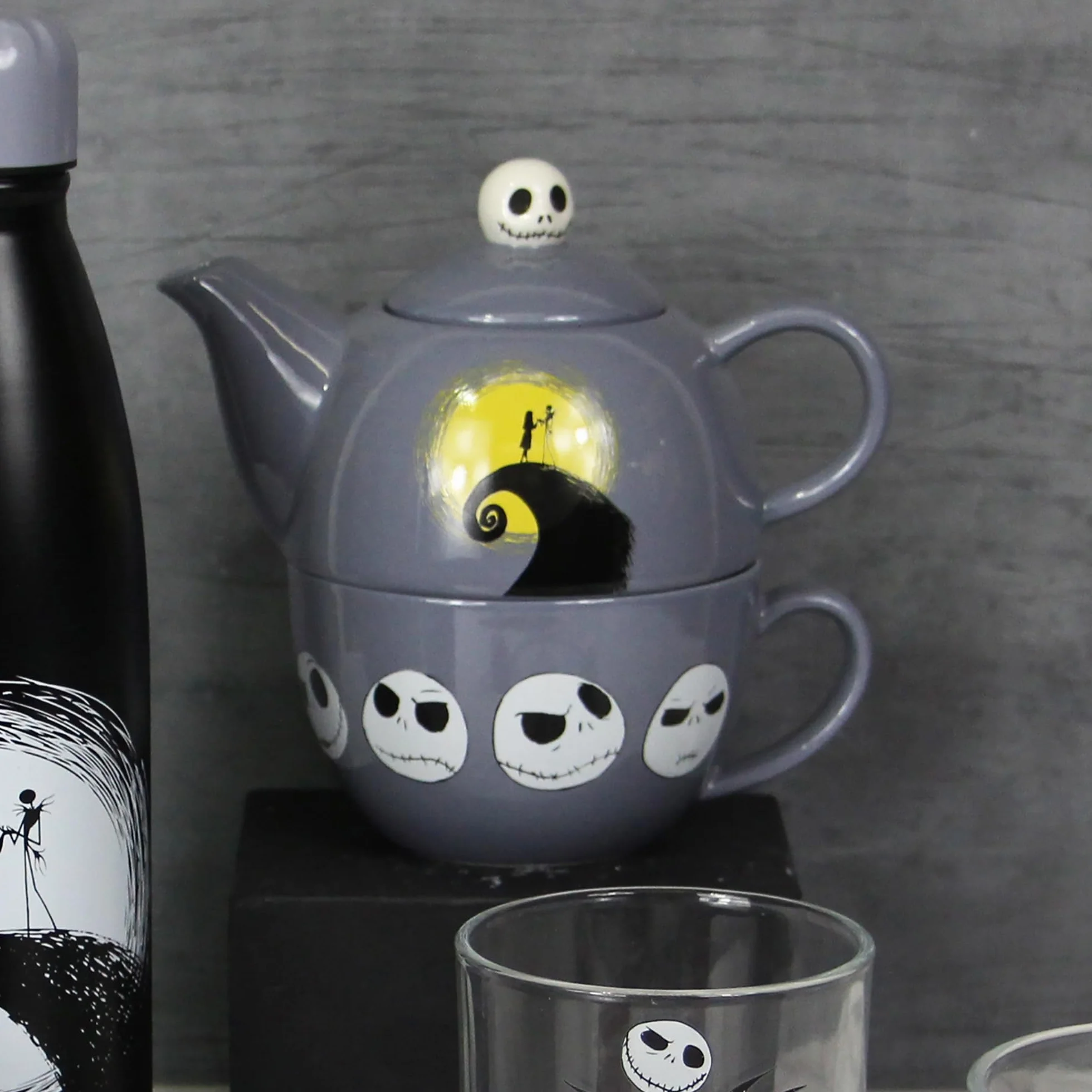 Half Moon Bay: Set Teiera e Tazza Disney The Nightmare Before Christmas | Teiera 3D personalizzata di The Nightmare Before Christmas con Tazzone incluso, Licenza ufficiale 100%, disney gadget