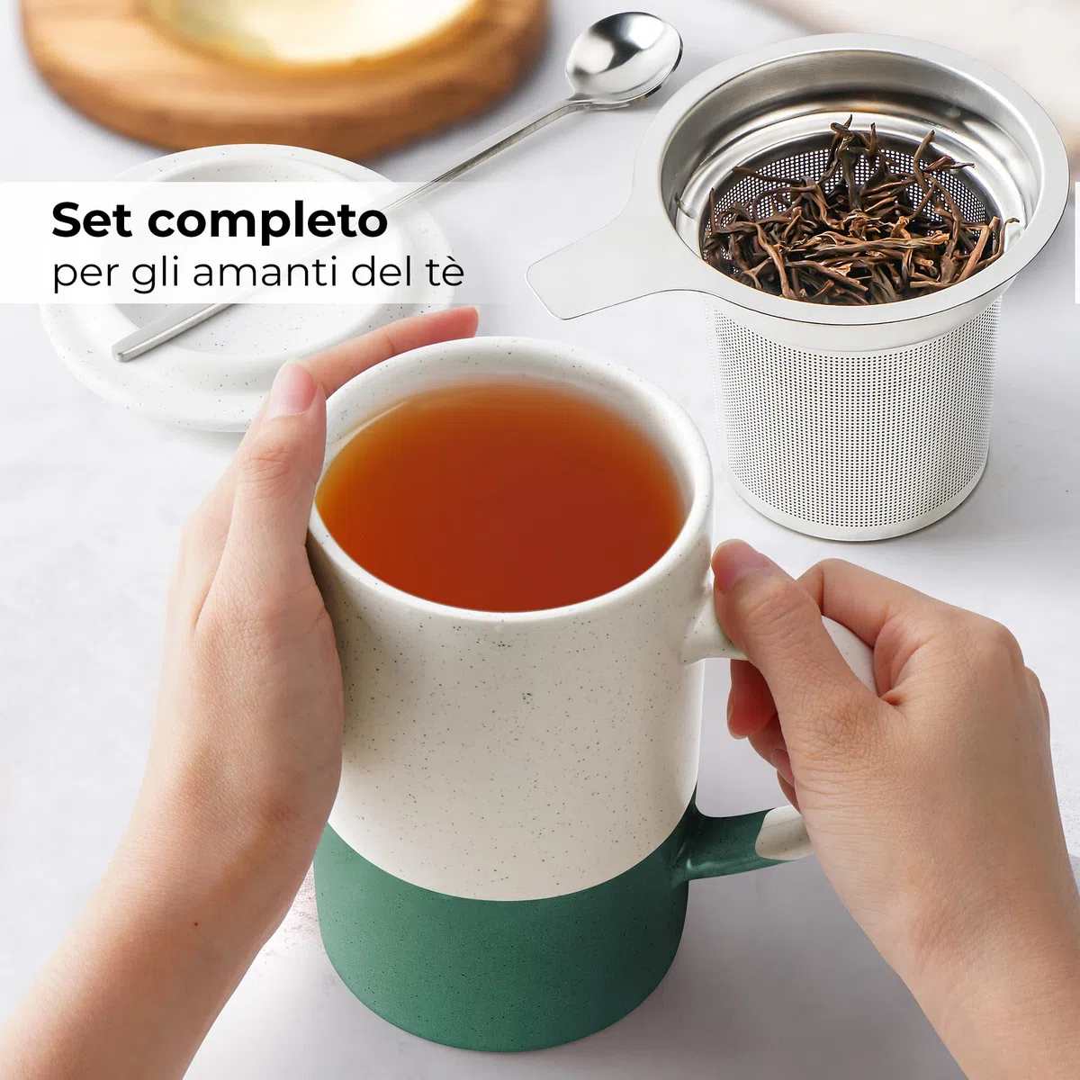 MIAMIO - Set di tazze da tè 2 x 500 ml con infusore e coperchio/Tazza da tè in ceramica con infusore e cucchiaio per la macerazione del tè in foglie, regali per gli amanti del tè (Verde scuro)