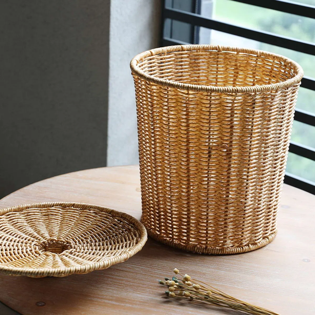 Cestino Intrecciato Cestino della Spazzatura Rotondo nel Rattan con Coperchio Cestini Portaoggetti Intrecciati Cestino della Spazzatura nel Vimini Cestino della Spazzatura