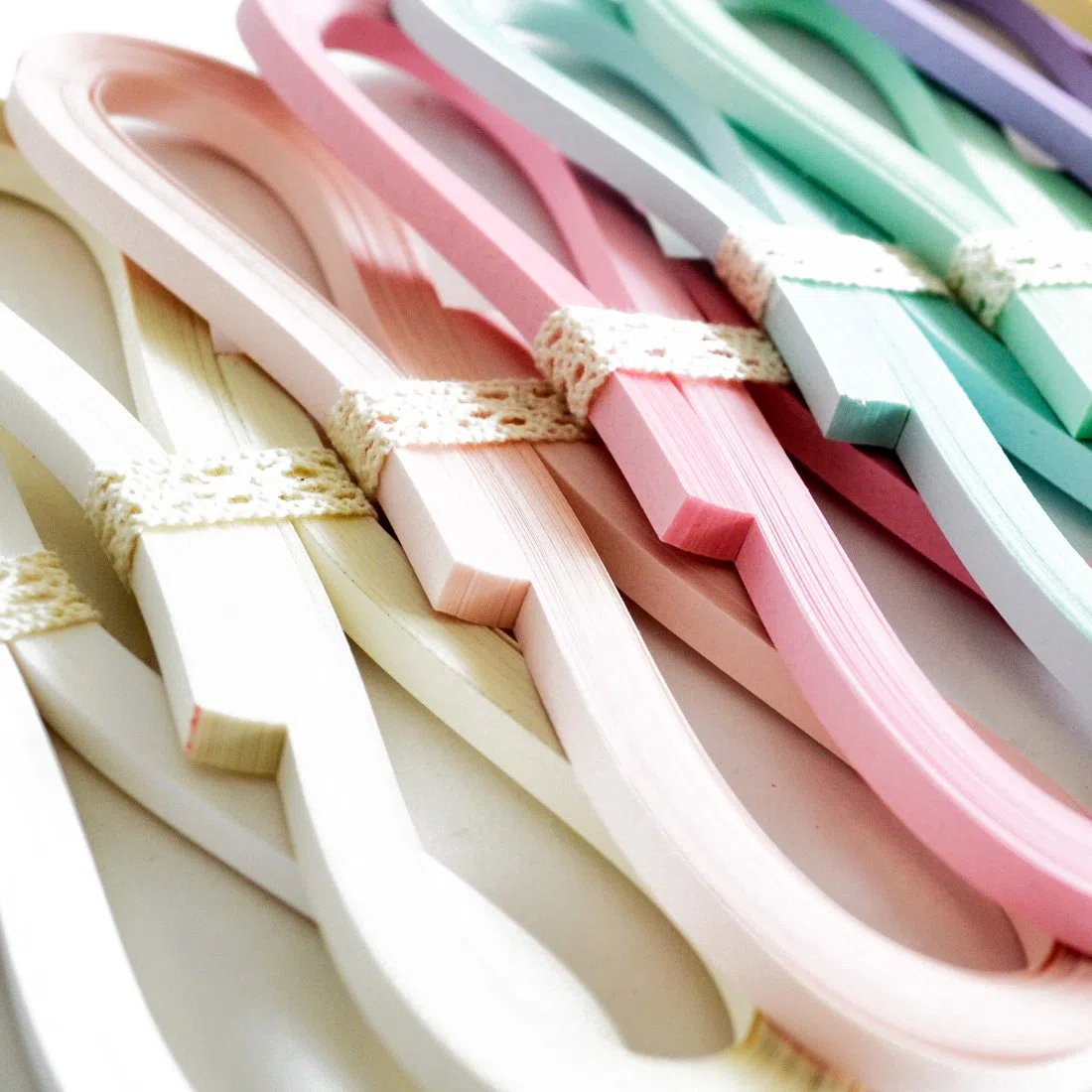 JUYA Set di Strisce per Quilling di Carta di Tant 32 colori 1280 Strisce QP390TPC32 Larghezza carta 3mm