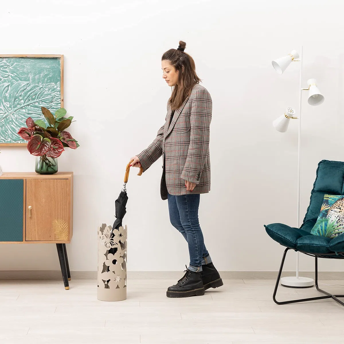 Baroni Home Portaombrelli Design Moderno Porta Ombrelli in Metallo Flowers con 2 Gancini e Vaschetta Scolapioggia Rimovibile 19X19X49 cm (Tortora)