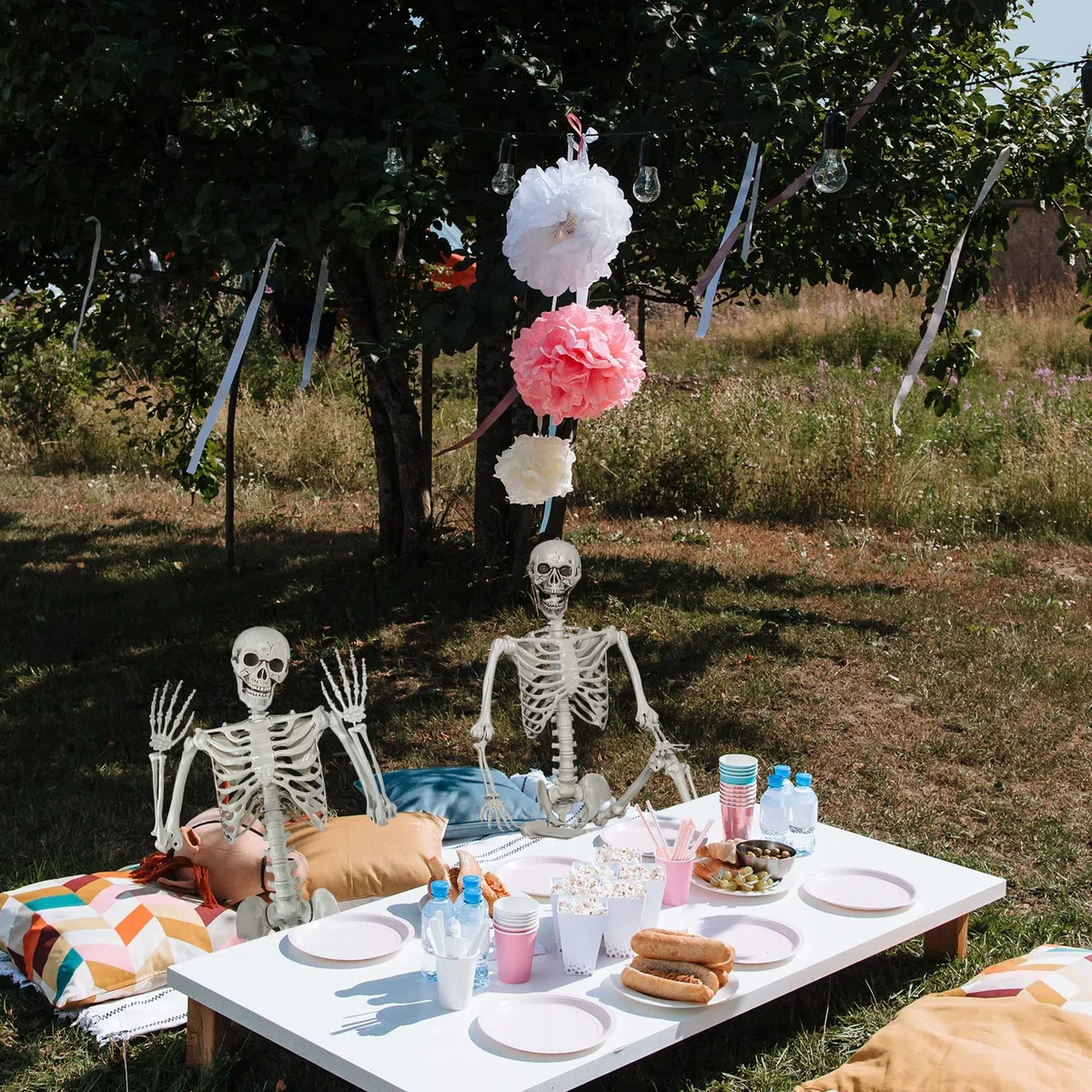 Scheletro di Halloween 165 cm realistico dimensione di vita posable scheletro umano con articolazioni mobili per Halloween decorazione casa infestata (1)