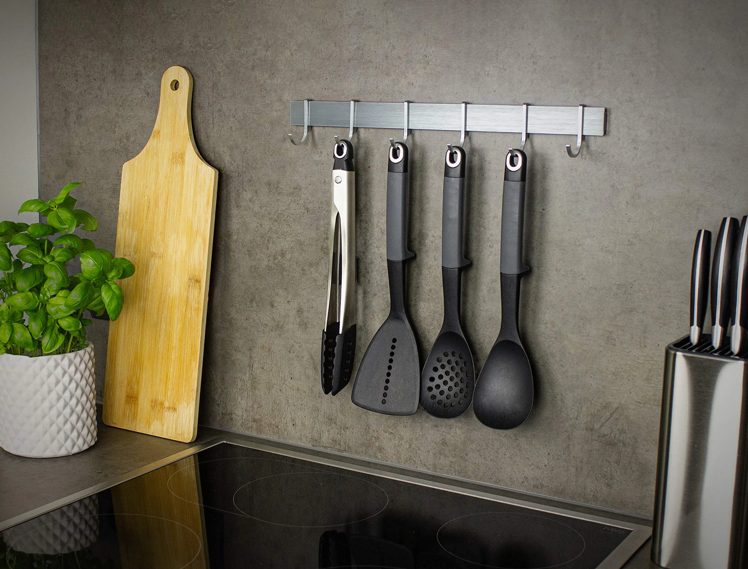 Design Amburgo Porta mestoli da cucina adesivo | Porta utensili da cucina senza forare | Barra portautensili cucina | 6 Ganci semoventi | Portamestoli cucina design moderno grigio argento 40 cm