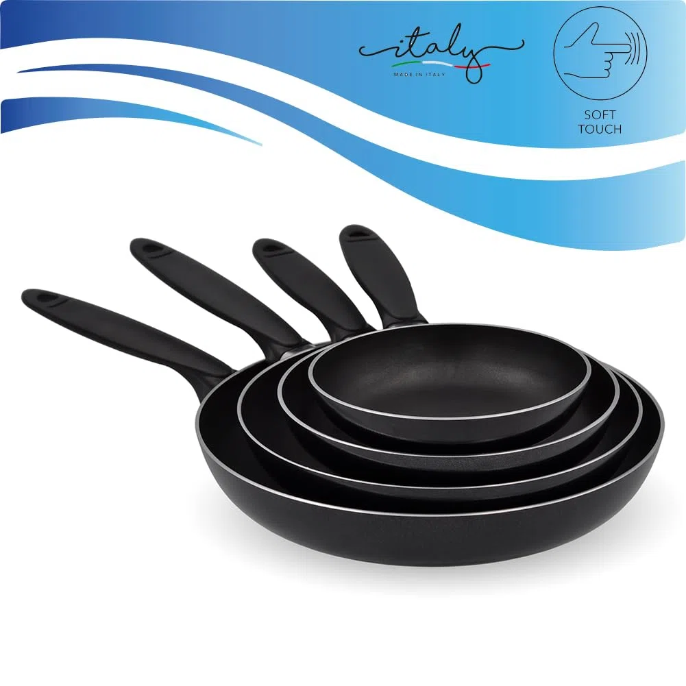 BAKAJI Set 4 Padelle Vulcano Diametro 16-20 - 24-28 cm Made in Italy, Rivestimento Antiaderente PFOA Free, Cottura Omogenea, Manico Atermico Cool e Soft Touch, Ideale per Fornelli a Gas