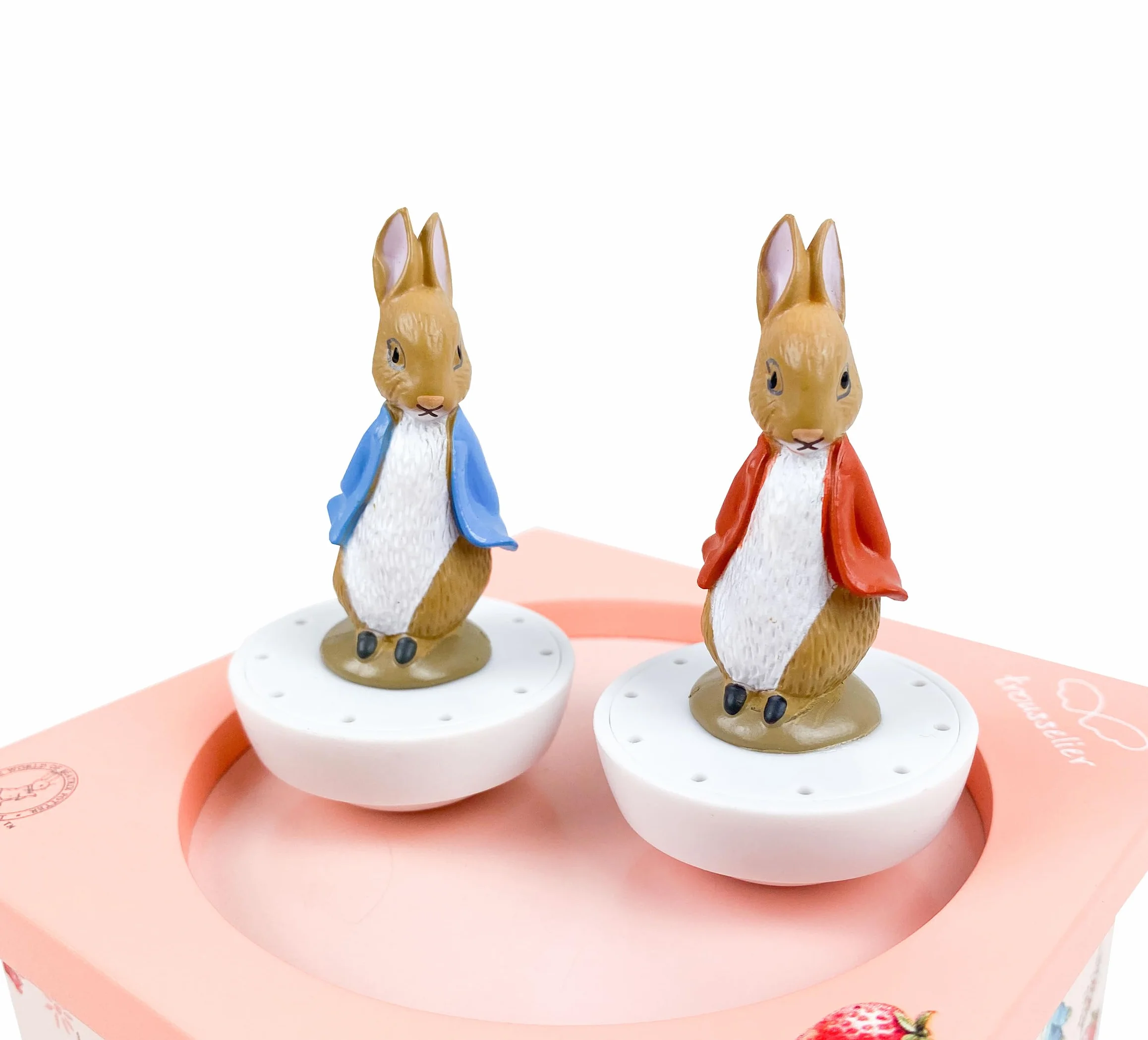 Trousselier - Pierre Coniglio Peter Rabbit Fragole - Carillon per bambini in legno - 2 figurine rimovibili - Regalo per nascita e battesimo - Musica Il Flauto Incantato Mozart