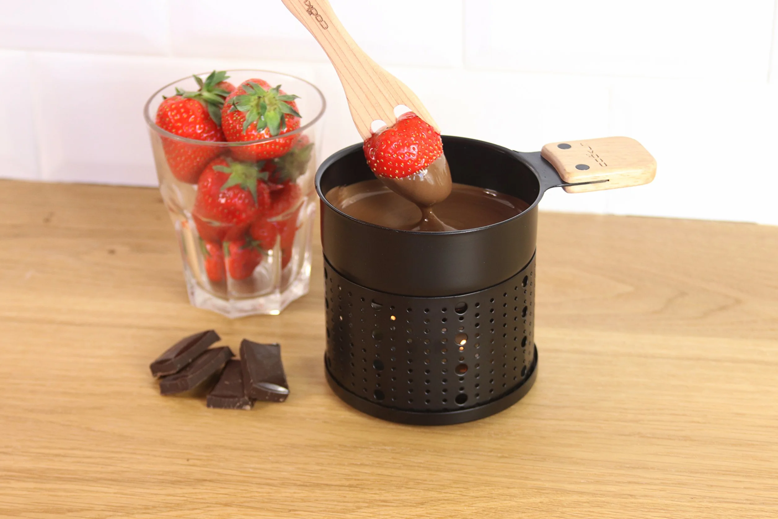 COOKUT- Lumi Choco 2 - Fonduta di Cioccolato a lume di Candela - Preparate Un Dessert Delizioso e sorprendente in Meno di 5 Minuti - 1 apparecchio per 3 Persone