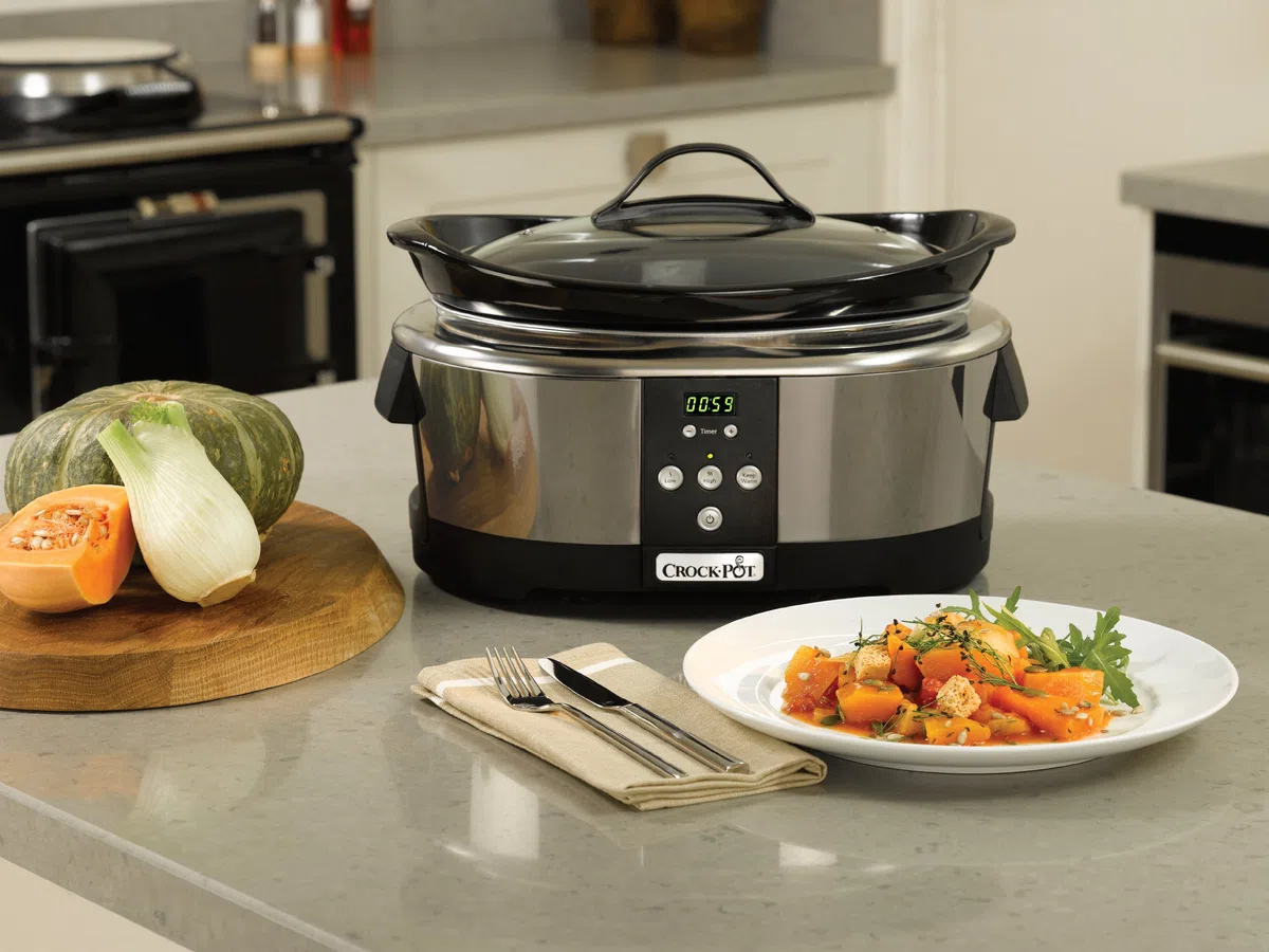 Crock-Pot Slow Cooker. 5.7 Litre. Polished Stainless Steel