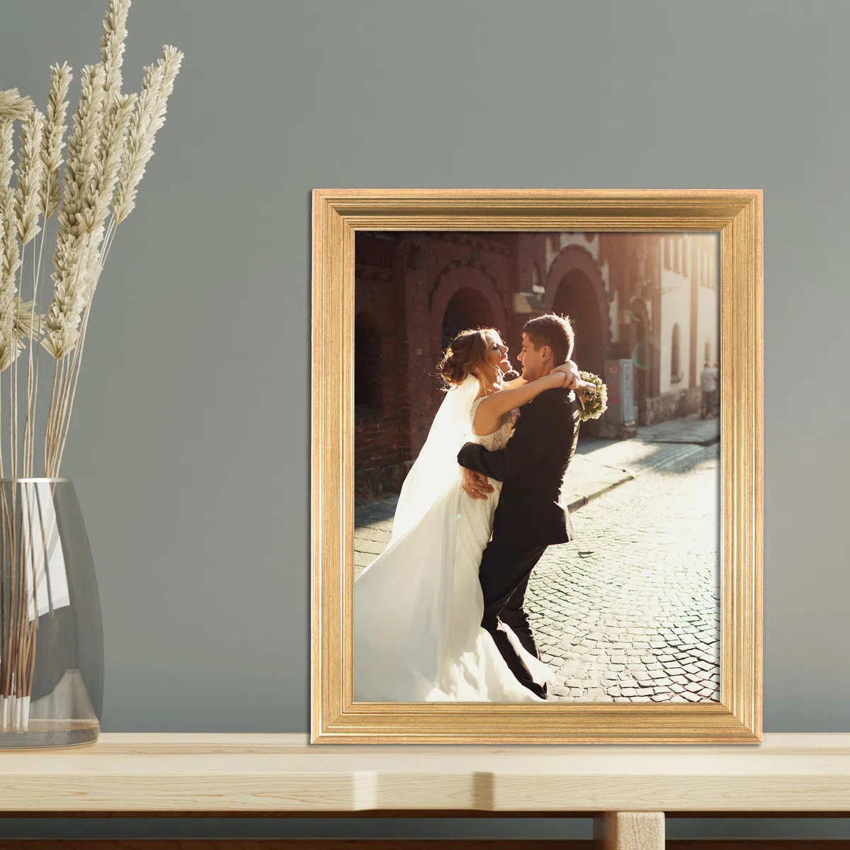 Lawrence Frames 8.5 x 11 Sutter Cornice Oro Brunito