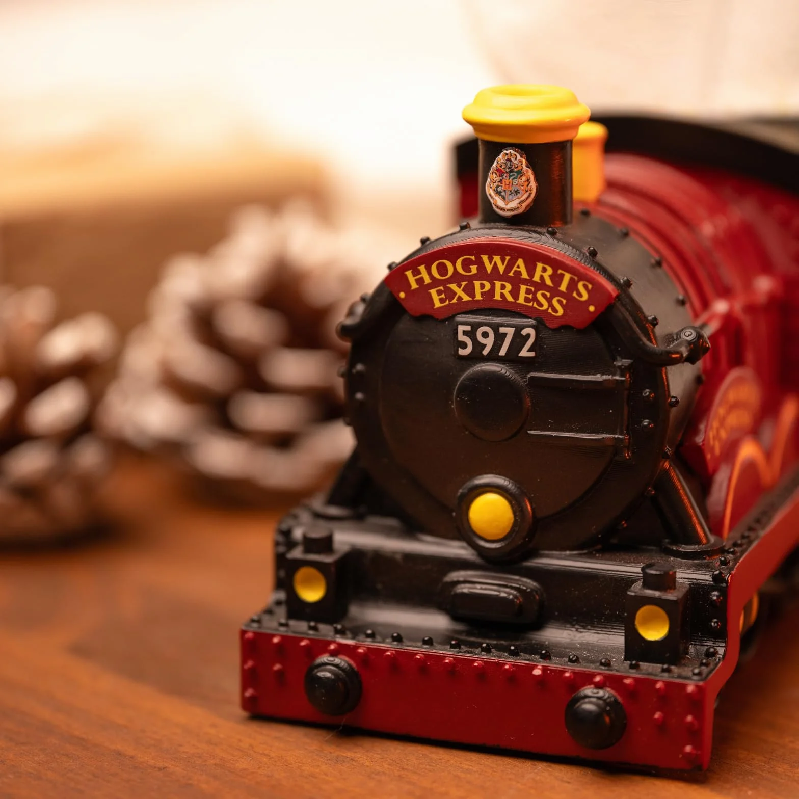 Grupo Erik Palla di Neve Harry Potter Natale - Addobbi Natalizi, Hogwarts Express con Auto Volante 14,5 x 14 x 8 cm | Palla di Vetro Decorativa: Regalo Harry Potter Gadget