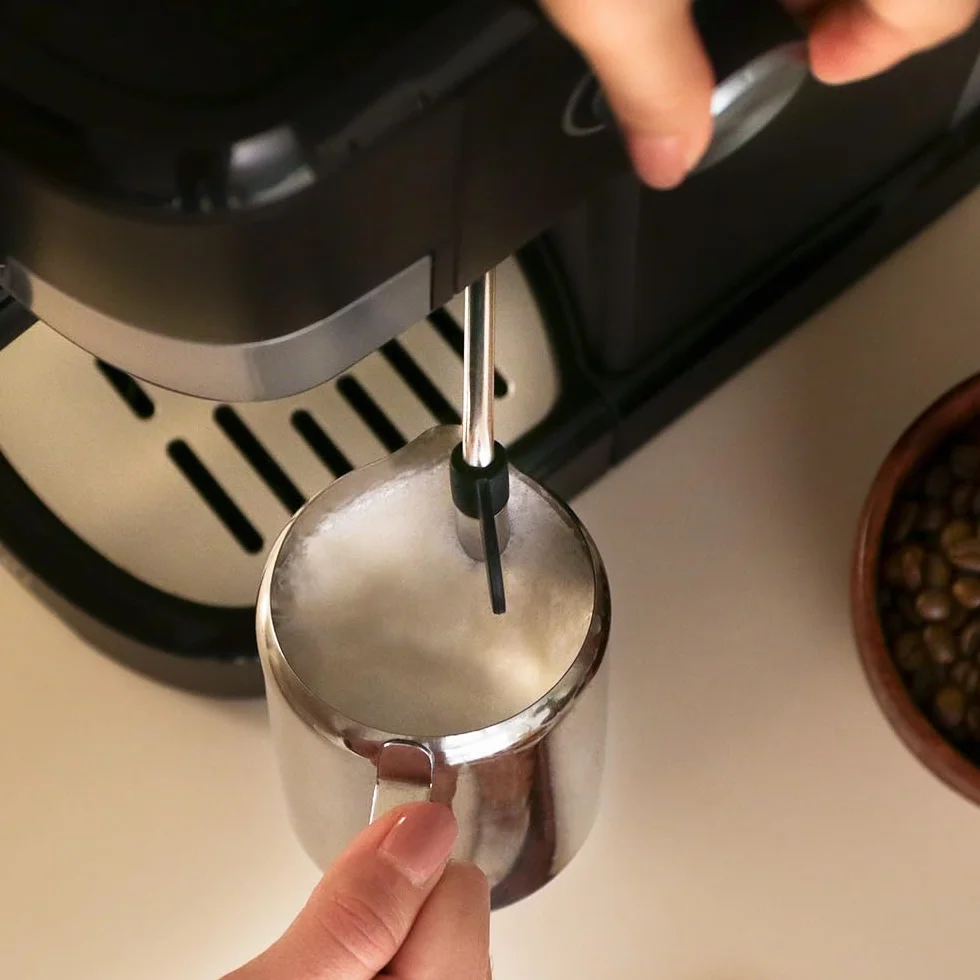 Cecotec Macchina da Caffè Espresso Power Espresso 20 Pecan Pro. 1100 W, Tecnologia ForceAroma da 20 bar, Vaporizzatore Orientabile, Braccio Doppio, Piastra Riscaldatrice per Tazze