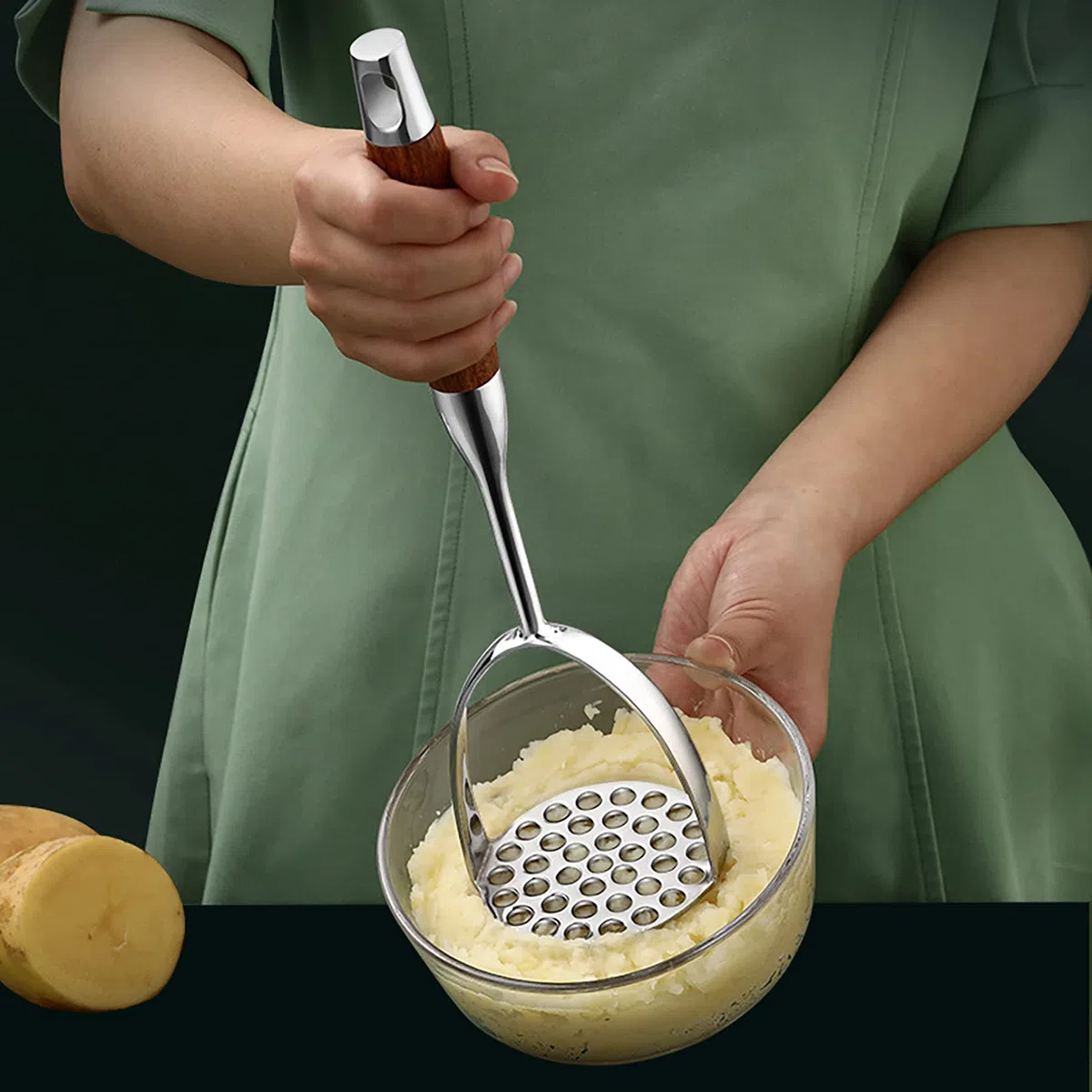 2 schiacciapatate in acciaio inox con manico in legno (1 grande + 1 piccolo), schiacciapatate da cucina, schiacciapatate per spremere carote, banane, fagioli, zucca, frutta