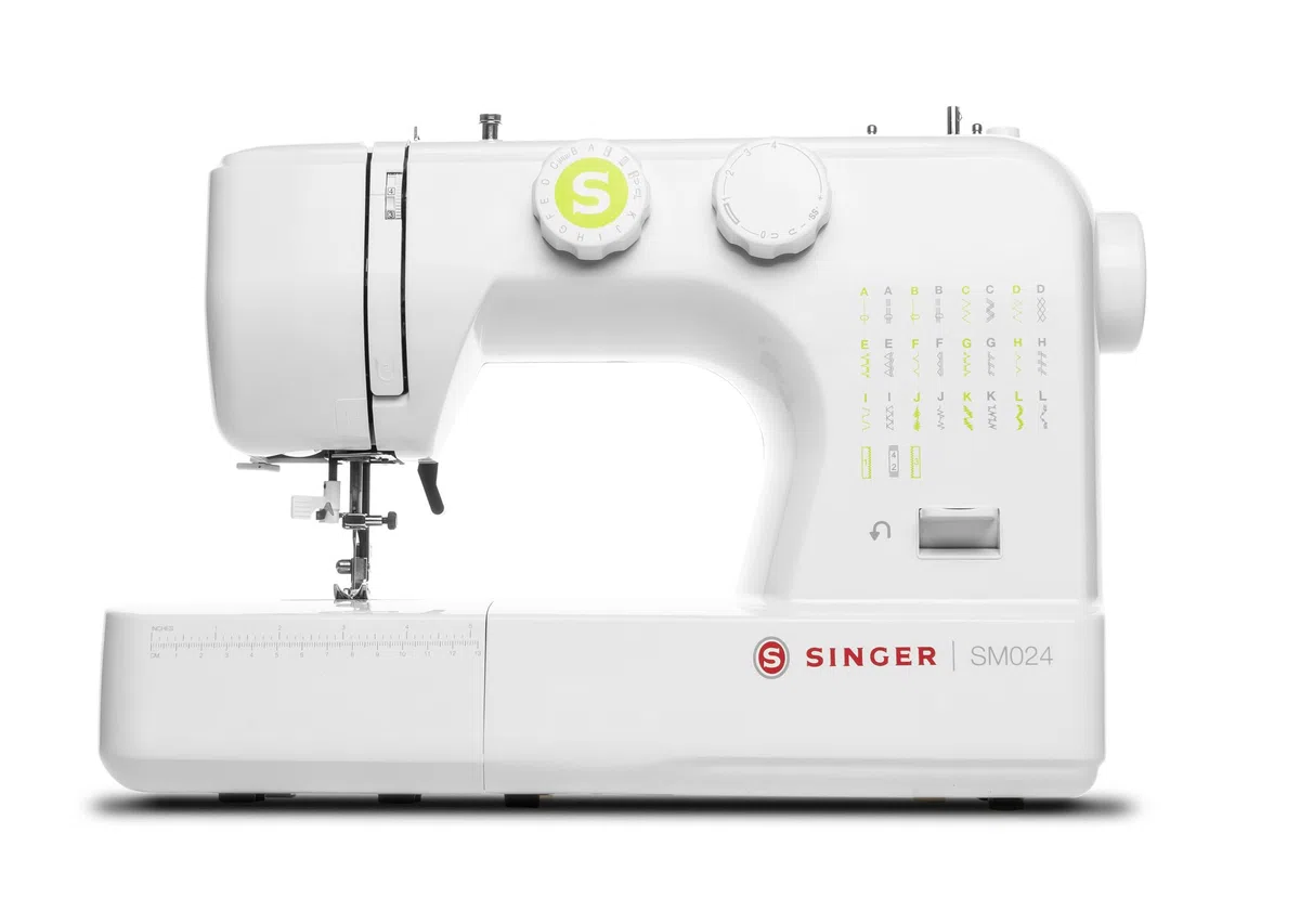Singer â SM024 Sewing Maching White & Red