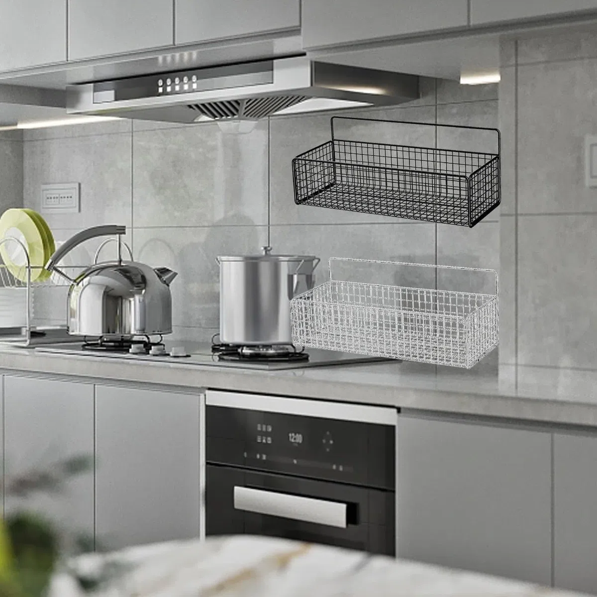 Cesti Sospesi in Metallo,sotto I'armadio in Metallo,Cesti di Frutta,Cesto Portaoggetti Autoadesivo in Ferro,per Cucina Bagno e Dormitorio(Bianco,15x15,5x36cm,270g)